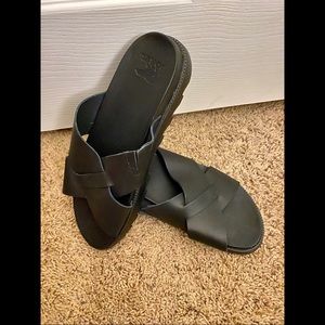 Sorel Roaming Criss Cross Sandal Slide Size 11 NWT